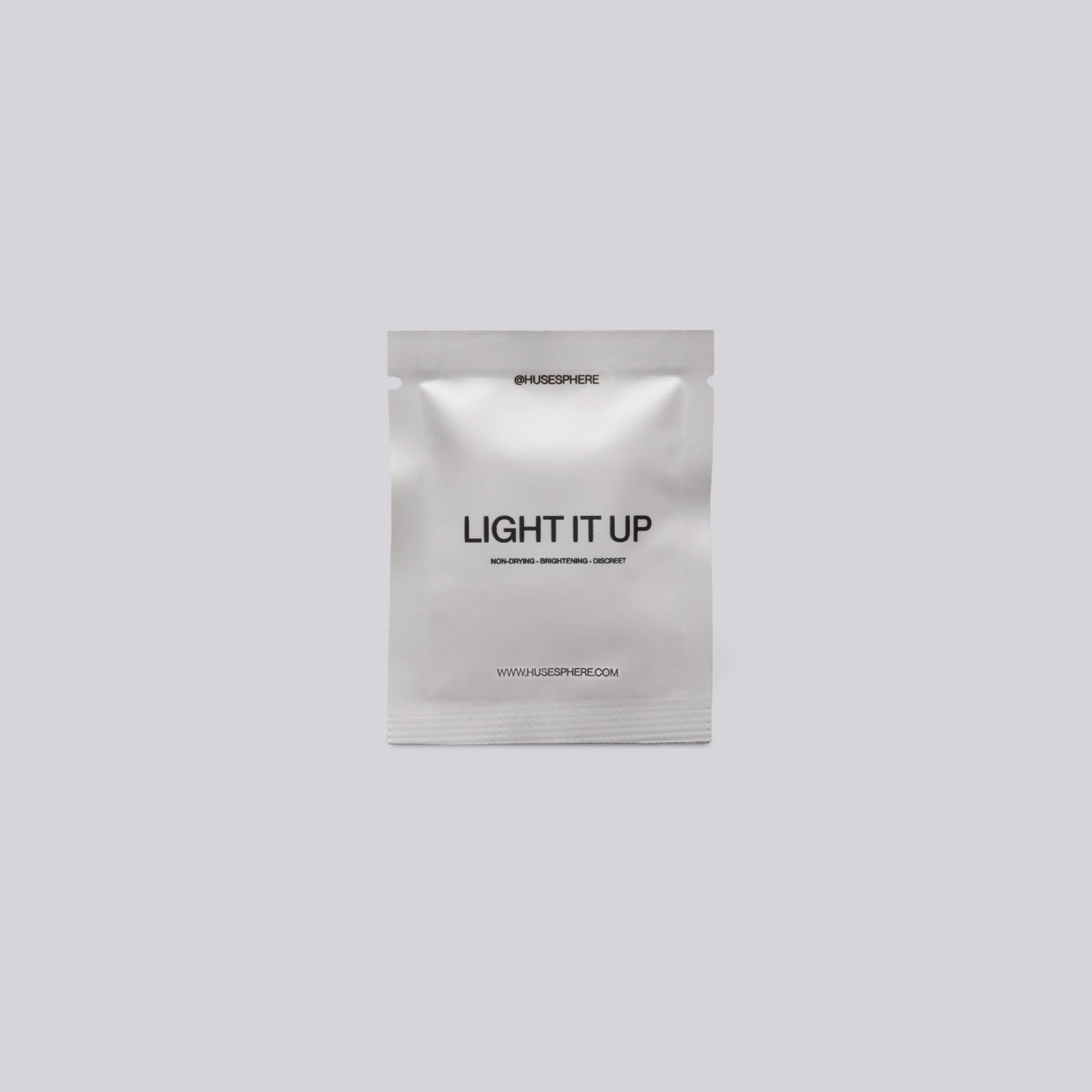 Huse microdart acne patch with powerful combination of kojic acid, arbutin, and ascorbic acid (Vitamin C). Best for acne scarring, hyperpigmentation, and balancing the skin’s complexion.